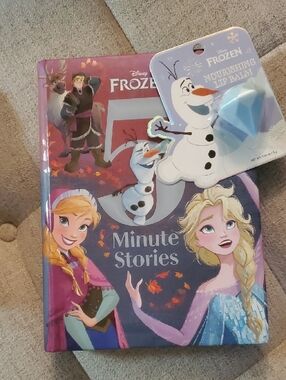 Disney Frozen 5 Minute I Stories Hardcover With Frozen Lip Balm